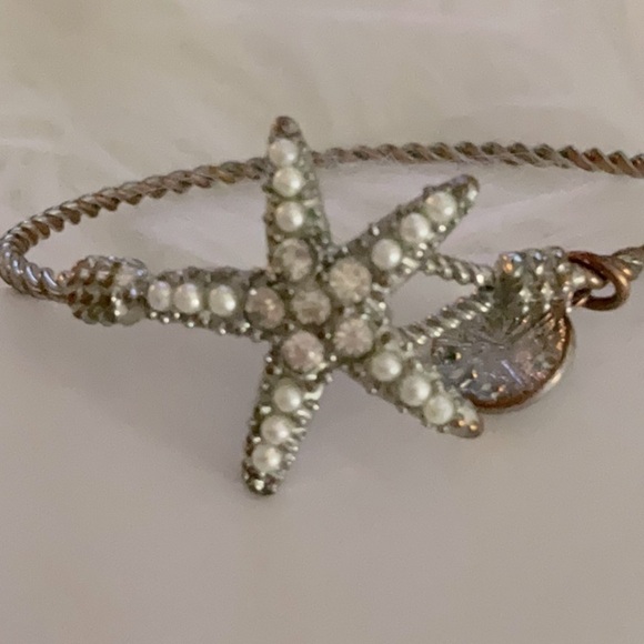 VINTAGE PEARL AND RHINESTONE STARFISH BRACELET - Picture 1 of 2
